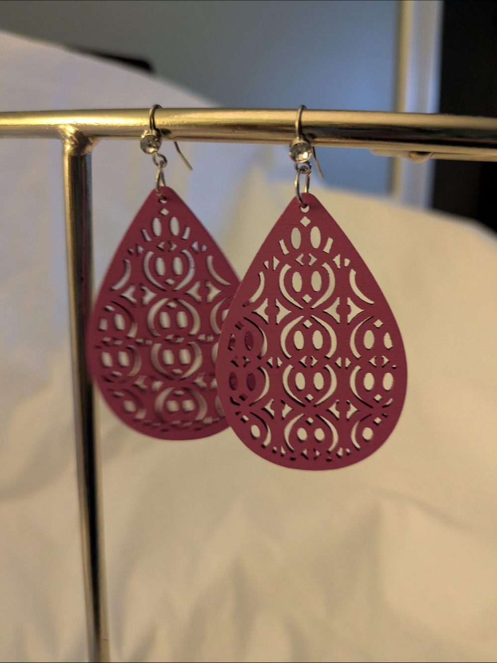 Magenta Teardrop Filigree Earrings